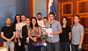 Članovi i članice Savjeta mladih Grada Zadra (s lijeva na desno) Mate Mavar, Marina Marić, Marko Giro, Ivan Čulina, Tereza Vitali, Stipan Dilber, Marino Denaro, Josip Štokić, Irena Jurković, Tomislav Blažević